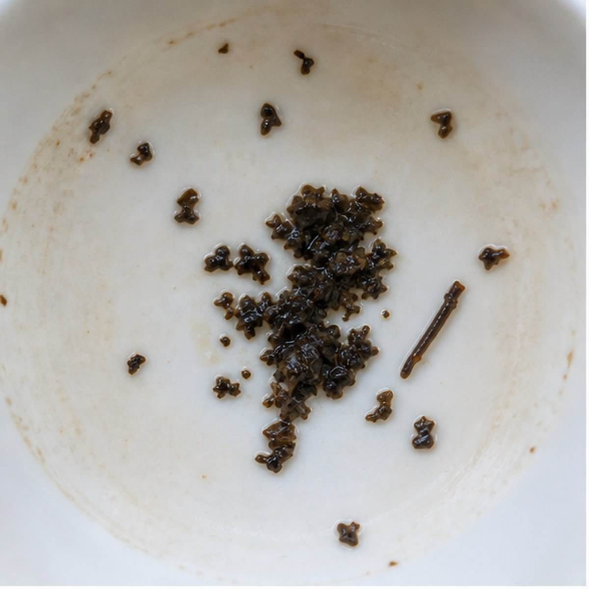 Pen tea leaf reading cup example