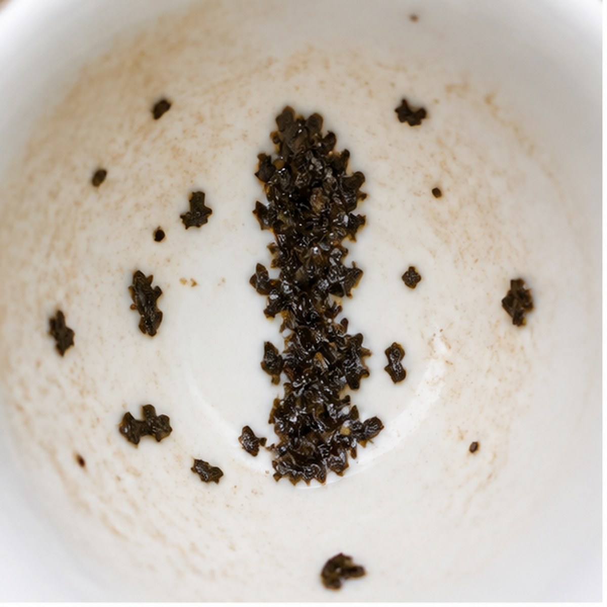 Pillar tea leaf reading cup example