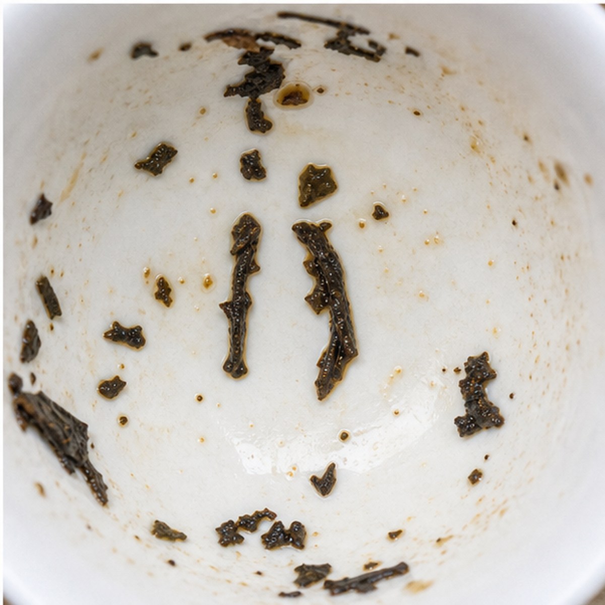 Pincers tea leaves cup variation three