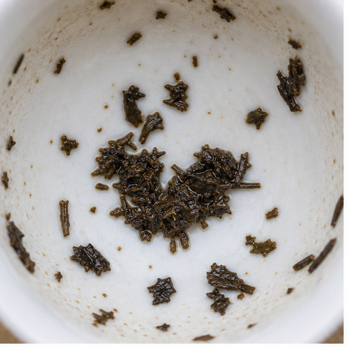 Pipe tea leaf reading cup example