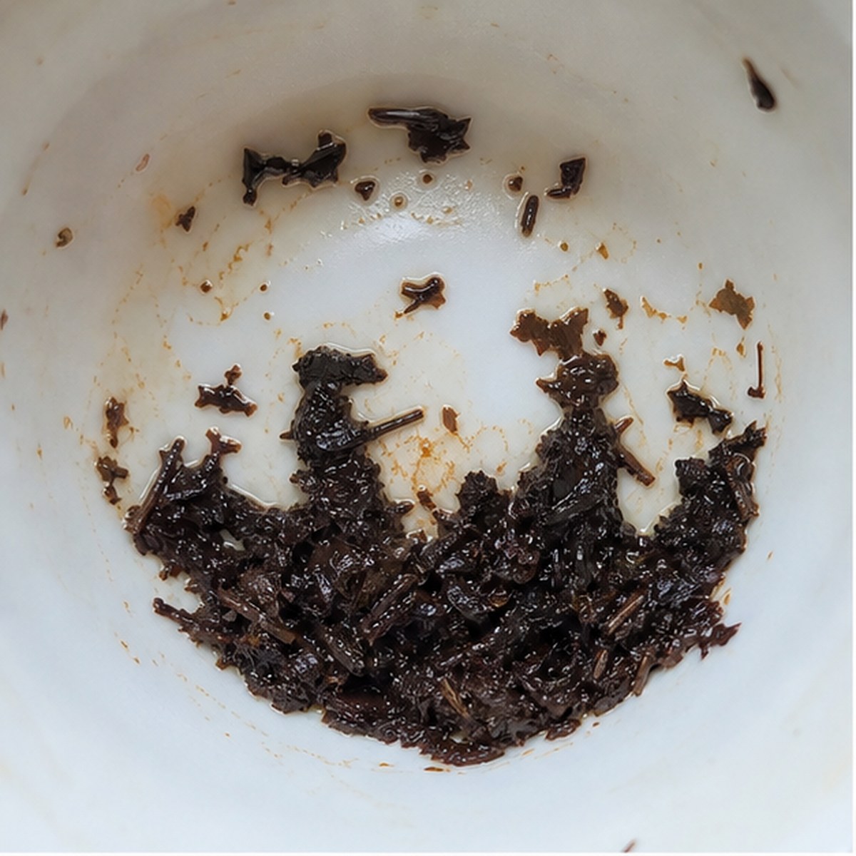 Punch-And-Judy tea leaf reading cup example