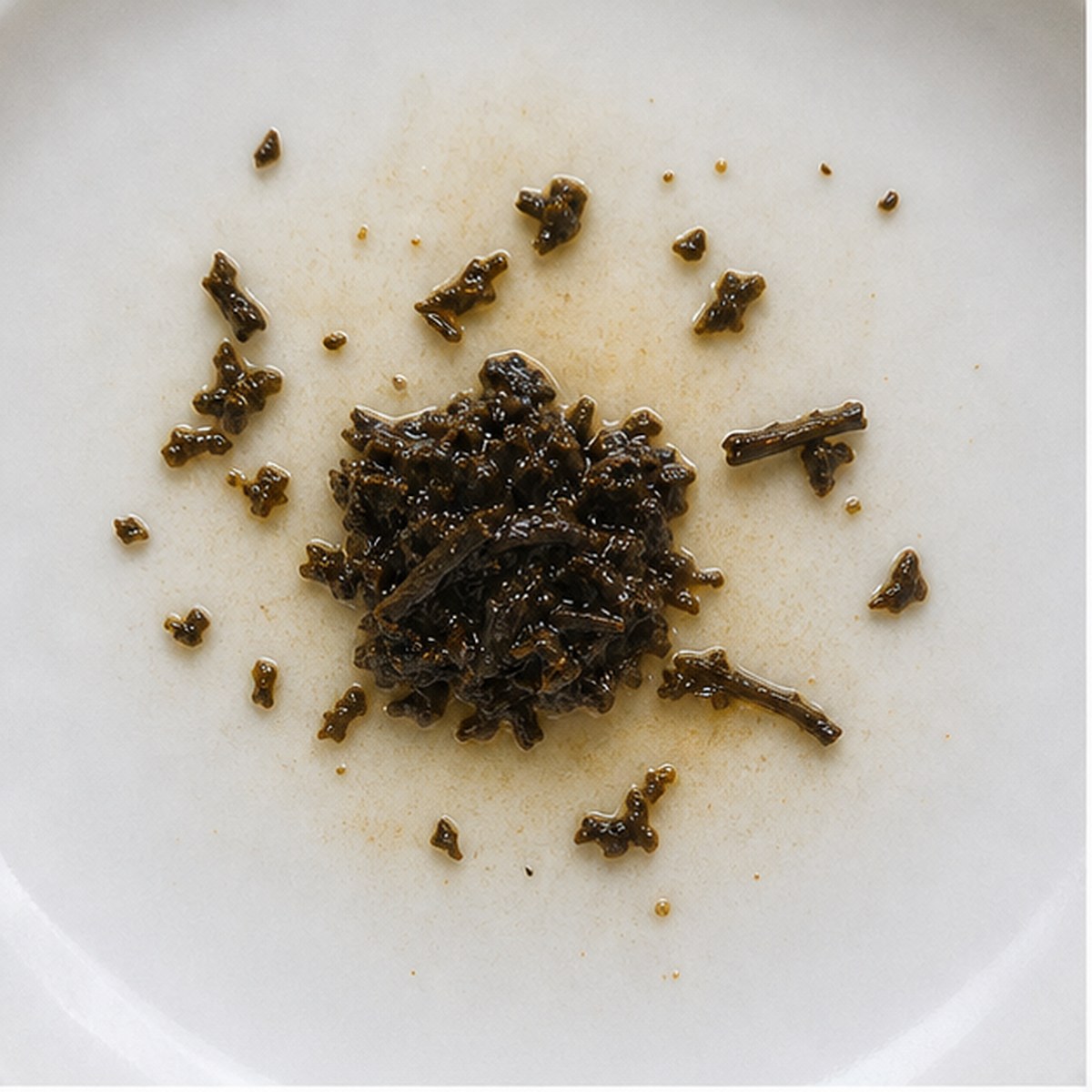 Saucepan tea leaf reading cup example