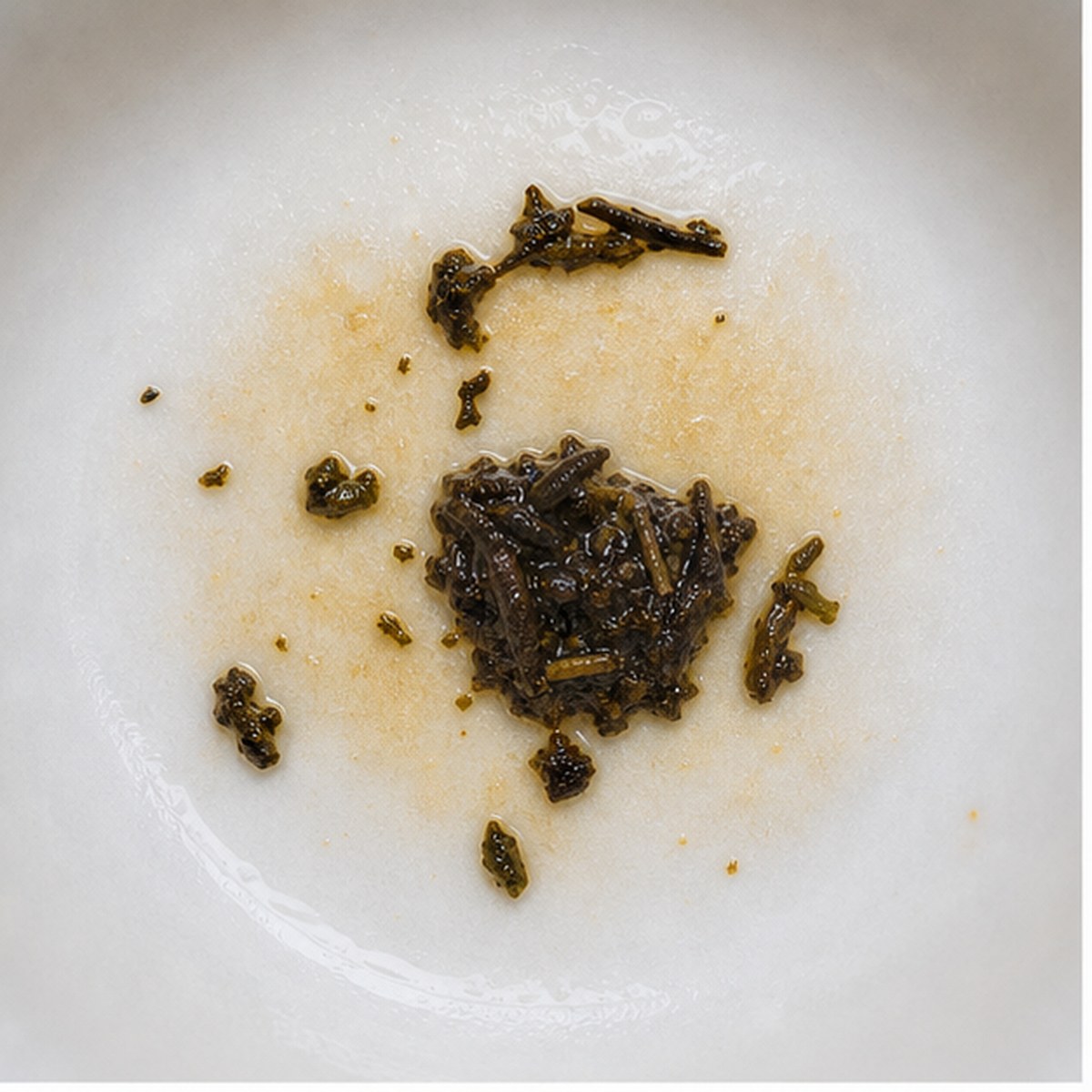 Scuttle tea leaf reading cup example