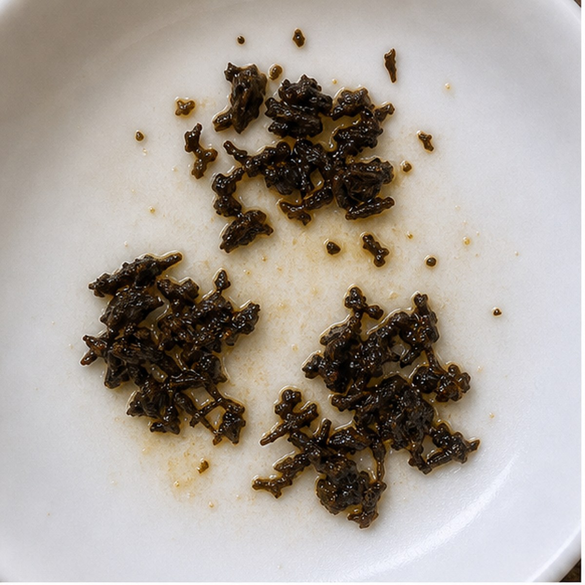 Shamrock tea leaf reading cup example