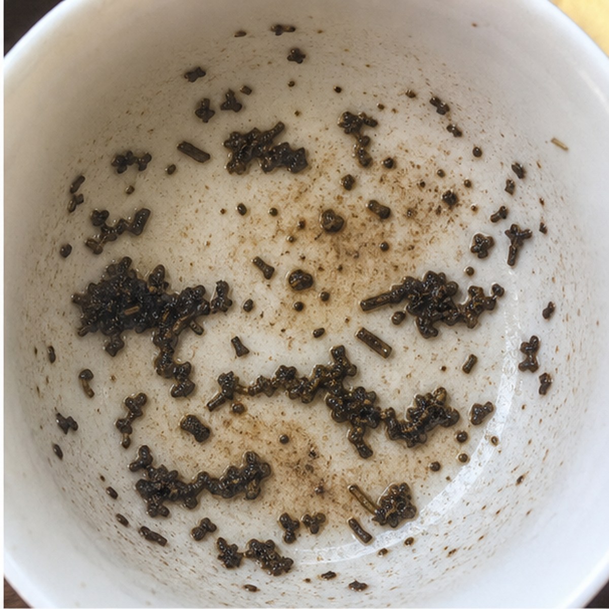 Wavy Lines tea leaves cup variation one