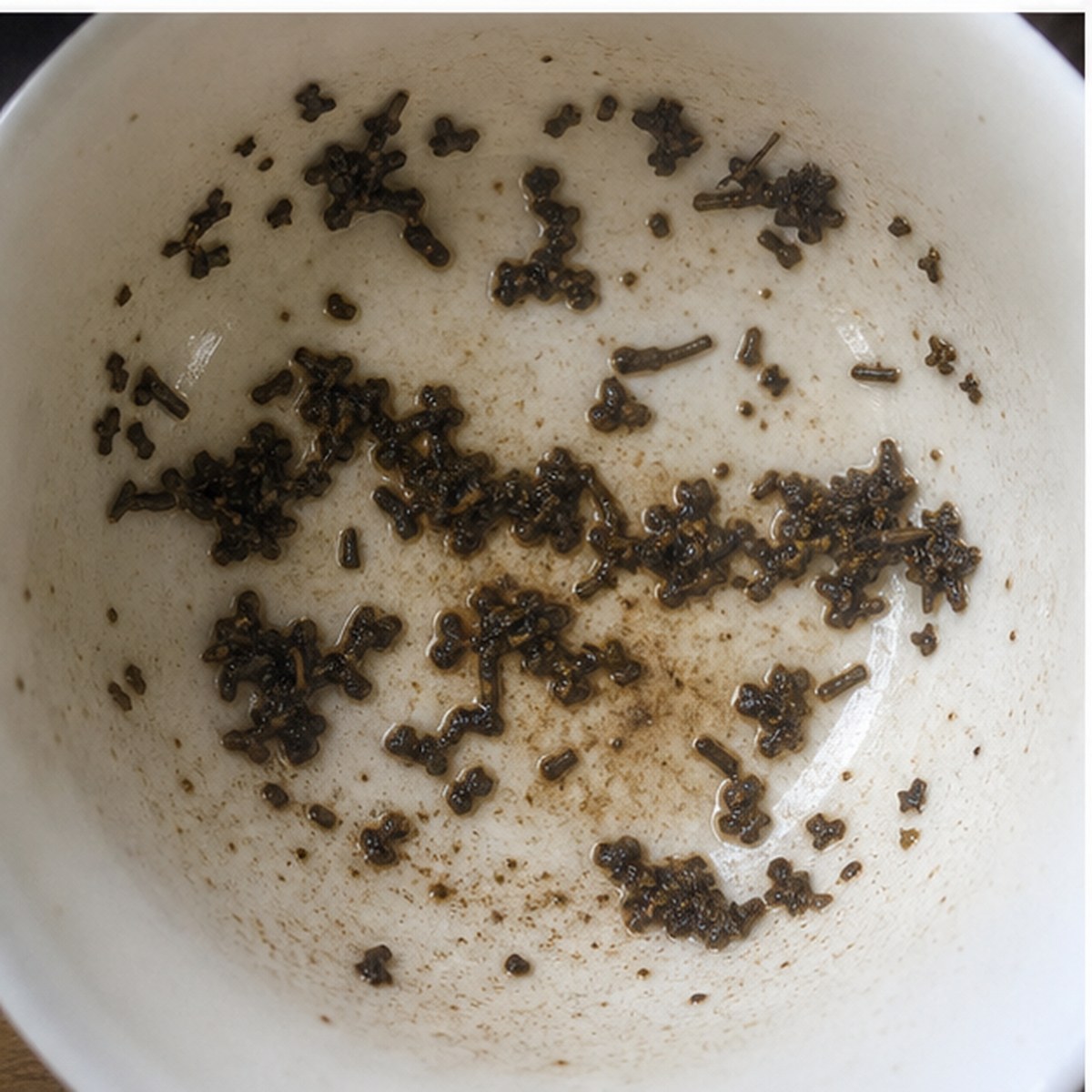 Wavy Lines tea leaves cup variation two
