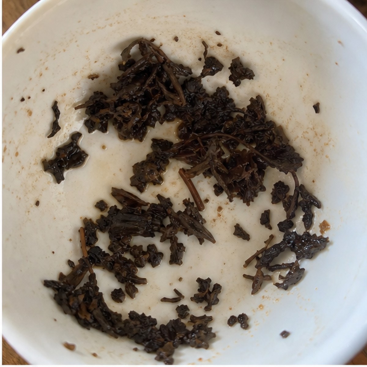 Widow'S Bonnet tea leaves cup variation one