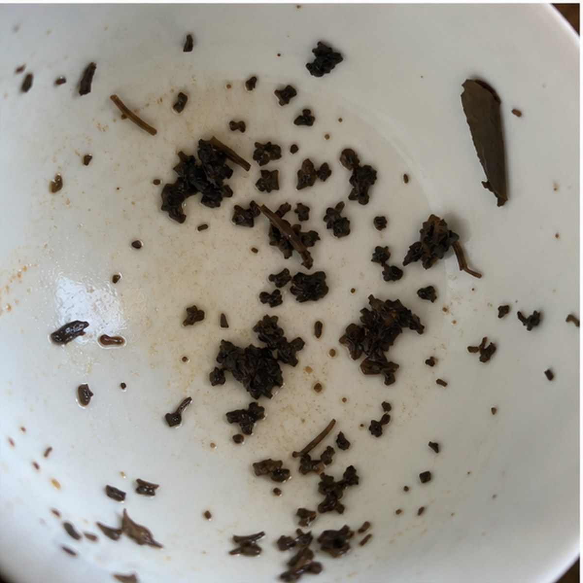 Widow'S Bonnet tea leaves cup variation two